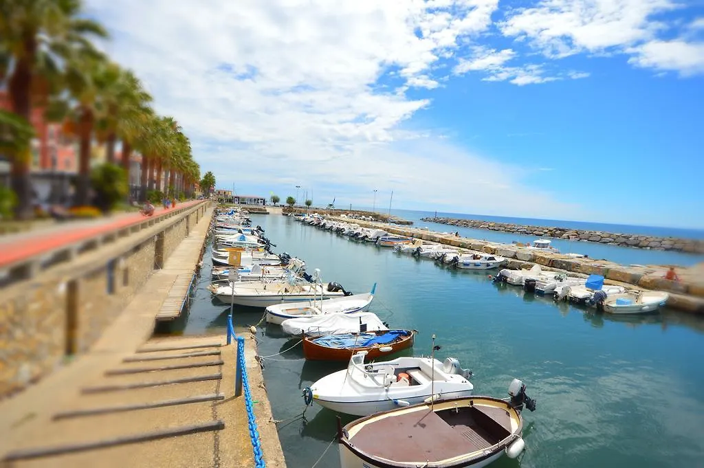 Riva Beach Apartment Riva Ligure 0*,  Italy